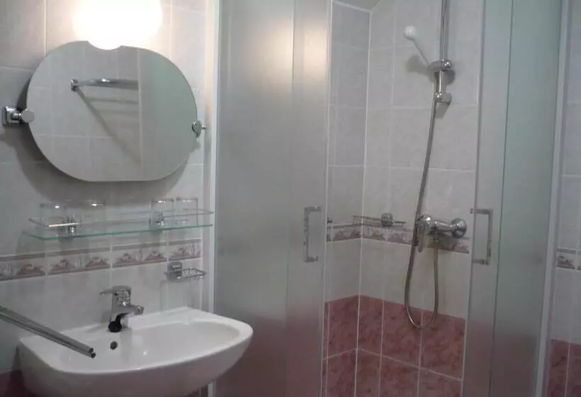 Aamiaismajoitus (B&B) St. Hubertus étterem és Panzió