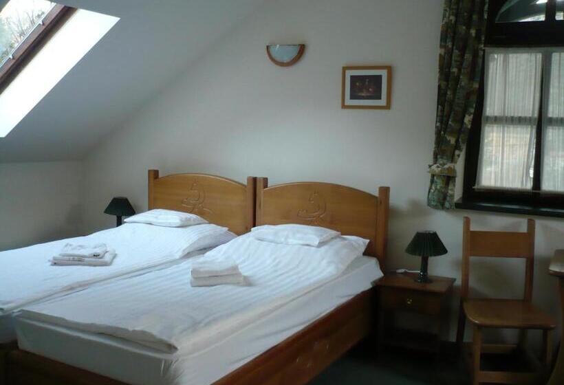 Bed and Breakfast St. Hubertus étterem és Panzió