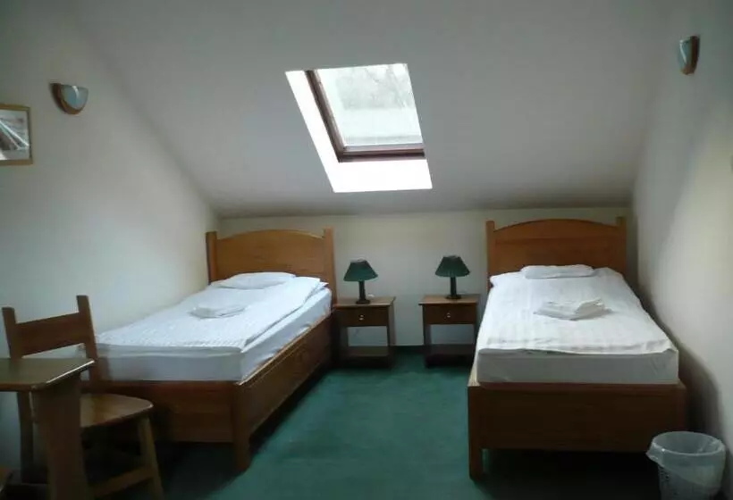 Aamiaismajoitus (B&B) St. Hubertus étterem és Panzió