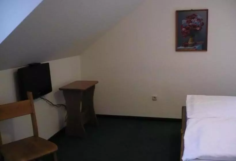 Aamiaismajoitus (B&B) St. Hubertus étterem és Panzió