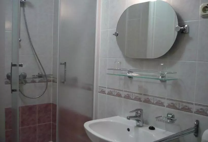 Aamiaismajoitus (B&B) St. Hubertus étterem és Panzió