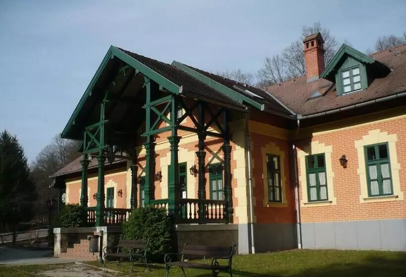 Aamiaismajoitus (B&B) St. Hubertus étterem és Panzió