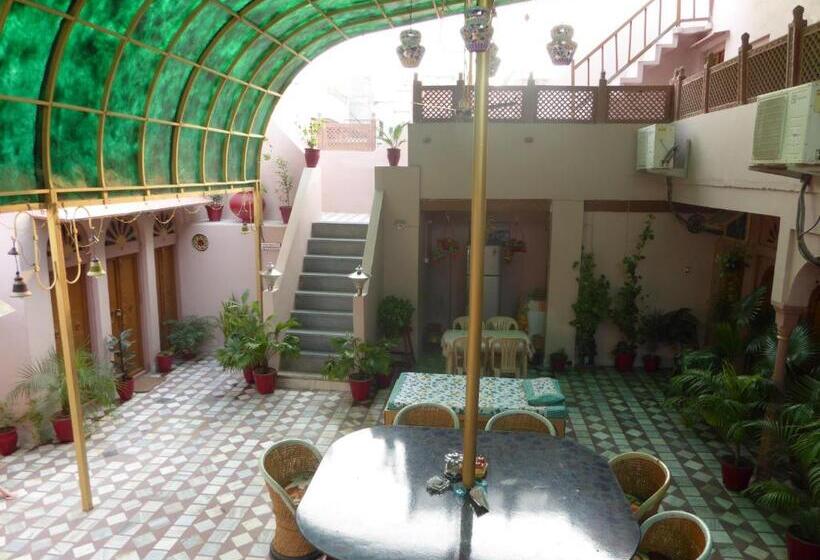 تختخواب و صبحانه Tanisha Heritage Haweli