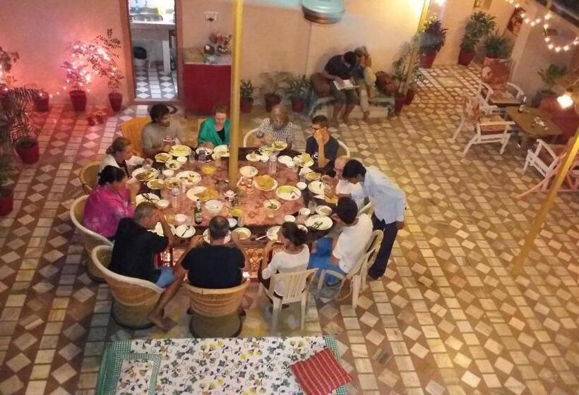 تختخواب و صبحانه Tanisha Heritage Haweli