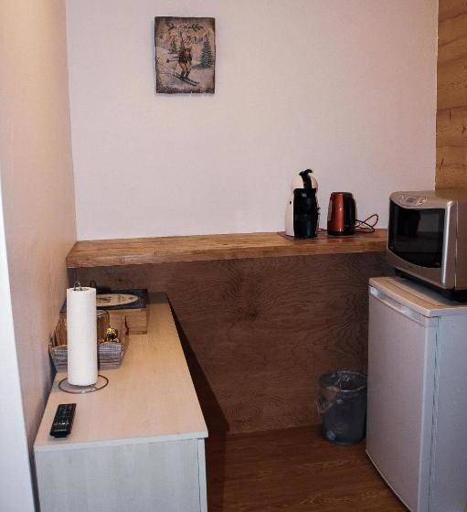 צימר Chambre Privãƒæ’ã‚â©e Avec Cuisine Et Salle De Bain Dans La Chambre, Winoka Lodge