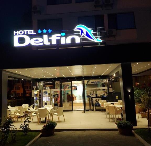 فندق Delfin