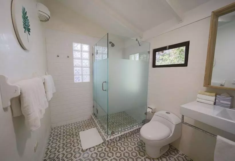 هتل Guiones