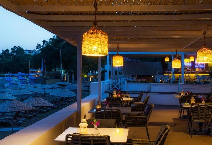 Liv Hotel By Bellazure