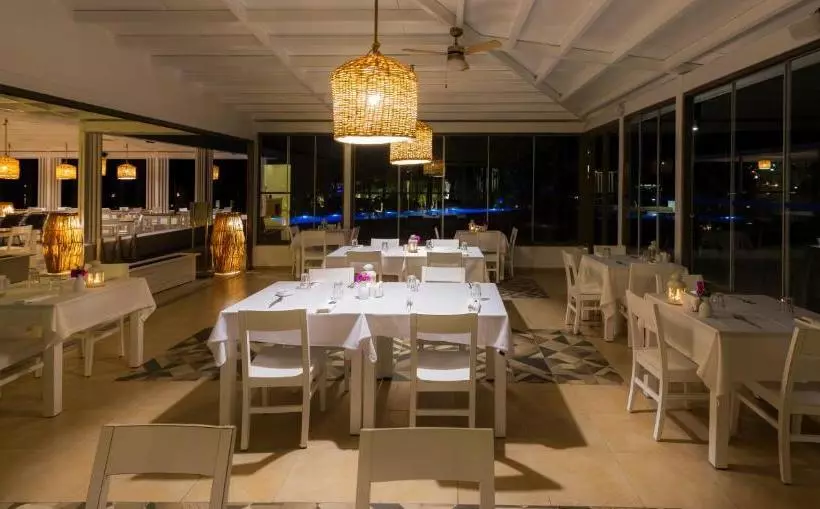 Liv Hotel By Bellazure