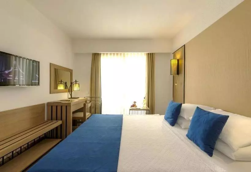 Liv Hotel By Bellazure