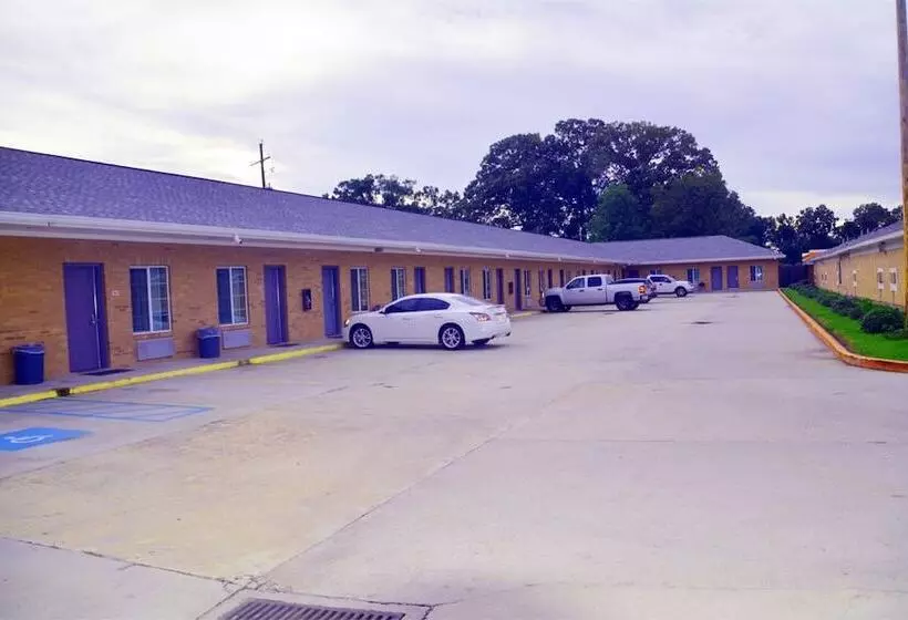 The Shades Motel