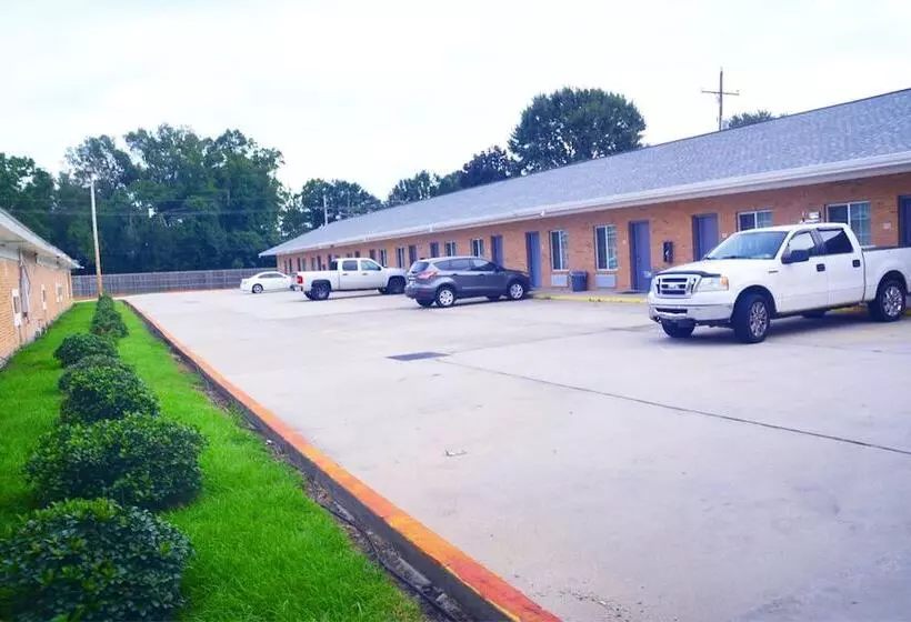 The Shades Motel