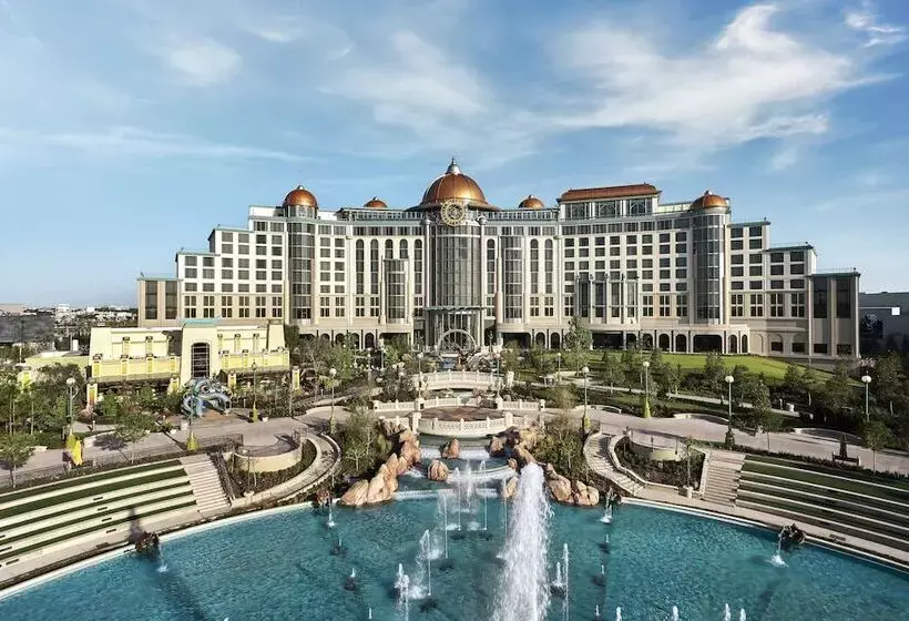 Universal Helios Grand Hotel, a Loews Hotel