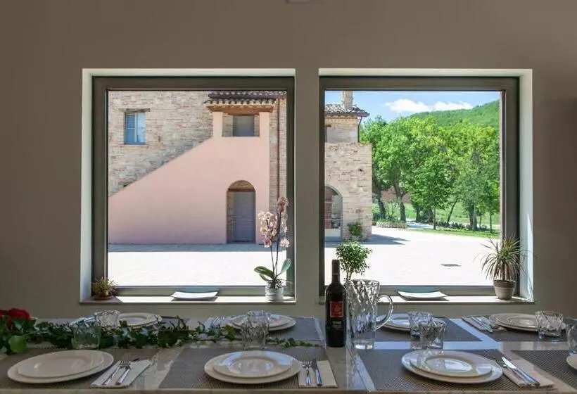 Aamiaismajoitus (B&B) Agriturismo Colle Casini Cortesi