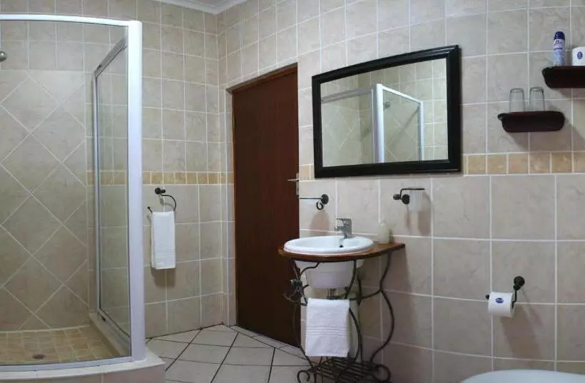 Aamiaismajoitus (B&B) Avenues Guesthouse