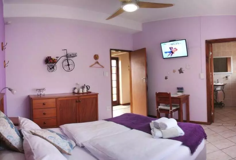 Aamiaismajoitus (B&B) Avenues Guesthouse