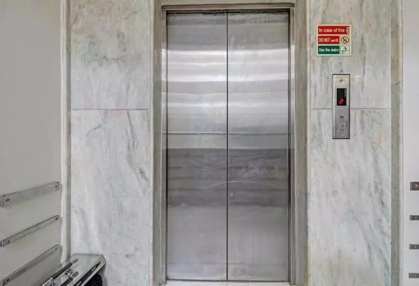 ホテル Treebo Komfort Suites, 3 Km From Mysore Palace