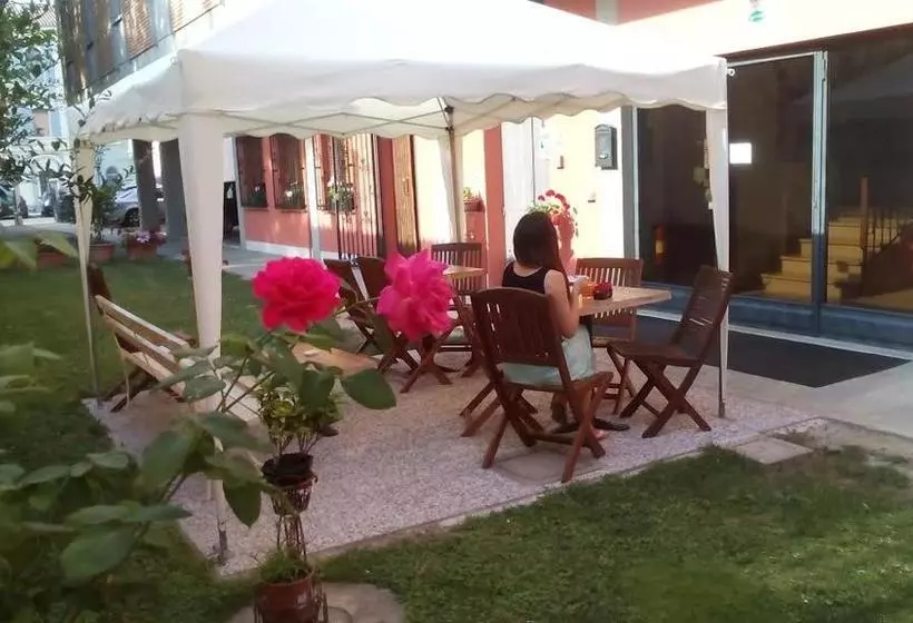 ホテル Albergo Soliani
