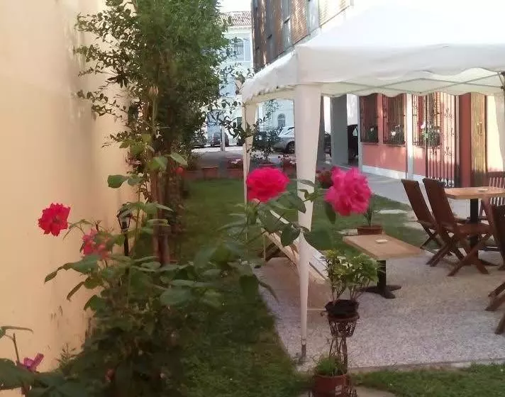 ホテル Albergo Soliani