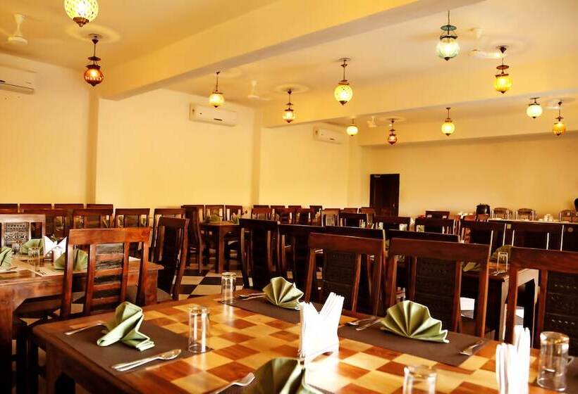 ホテル Atulya Niwas, Udaipur