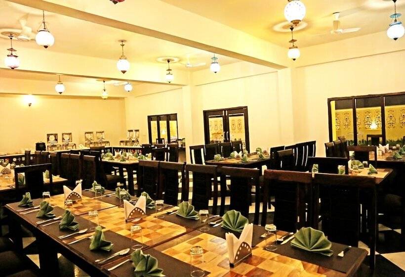 ホテル Atulya Niwas, Udaipur