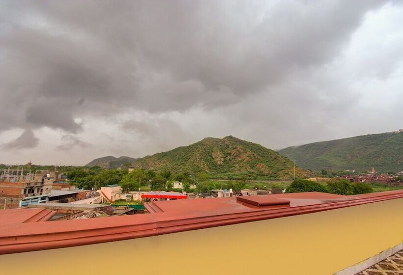 בית מלון כפרי Grand Akshay