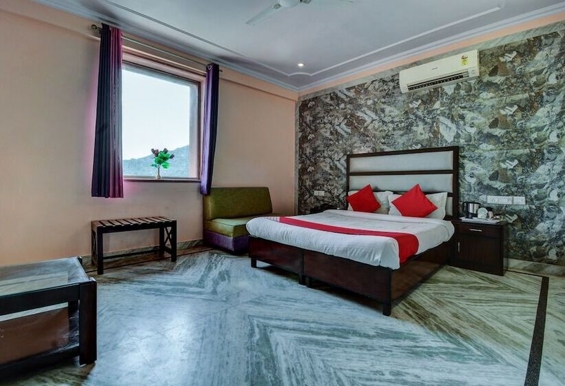 בית מלון כפרי Grand Akshay