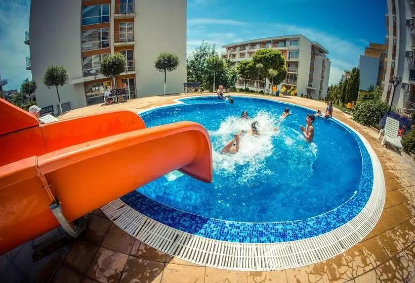 ホテル Crown Fort Club