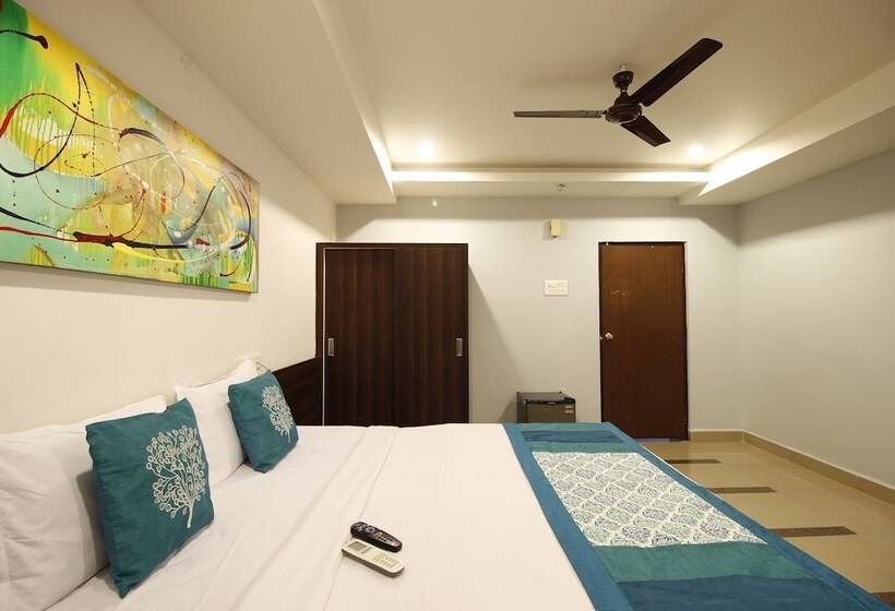 Отель Nova Pride & Chennai Tiffins