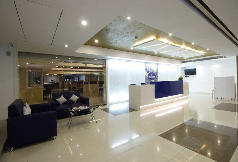 Отель Nova Pride & Chennai Tiffins