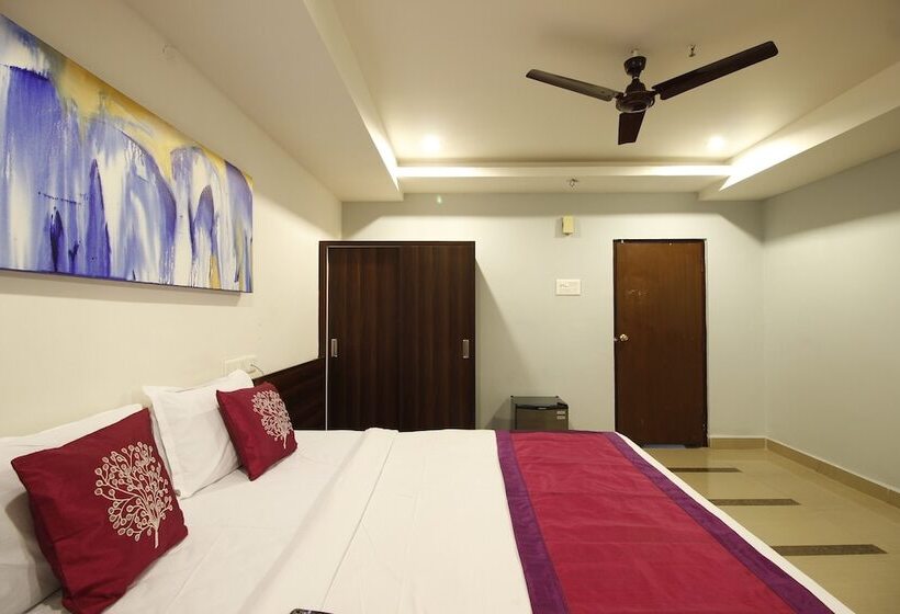 Отель Nova Pride & Chennai Tiffins