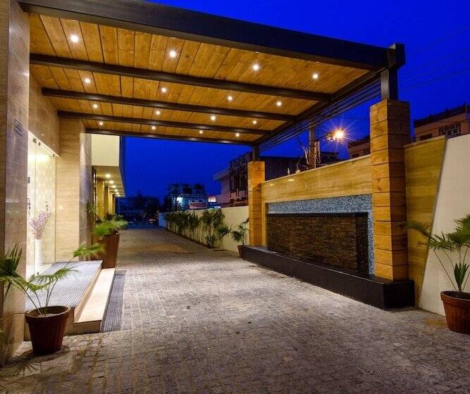 Hotel Regenta Central Jaipur