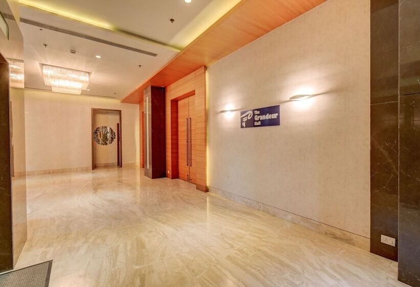 The Ssk Solitaire Hotel & Banquets