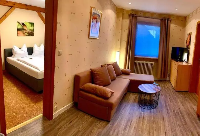 هتل Zur Loreley   Garni