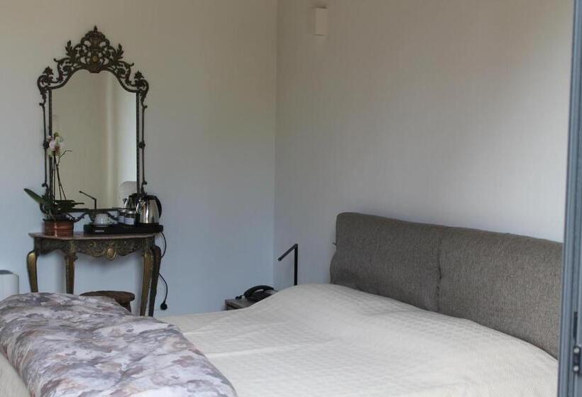 استراحتگاه Country House Erba Regina