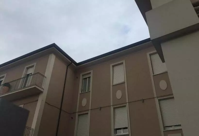تختخواب و صبحانه Casina Dei Marsi