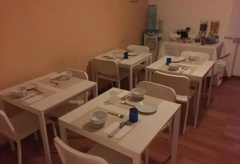 تختخواب و صبحانه Casina Dei Marsi