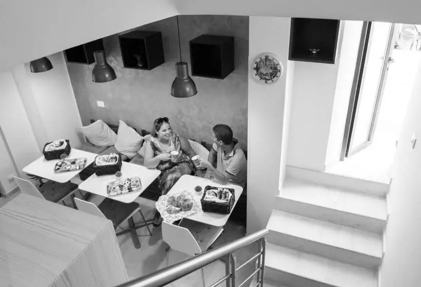 تختخواب و صبحانه Rosemary Charming Rooms