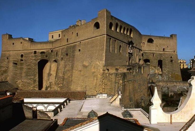 تختخواب و صبحانه Stella Diana