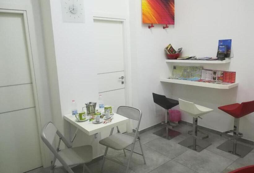 تختخواب و صبحانه Stella Diana