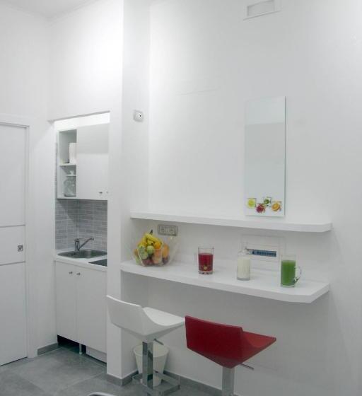 تختخواب و صبحانه Stella Diana