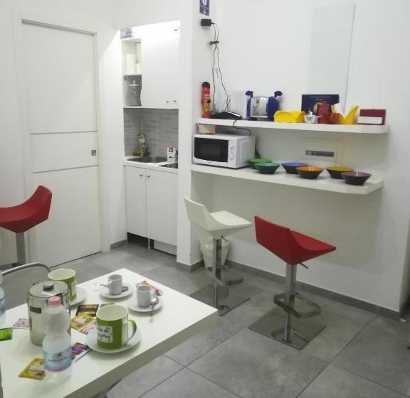 تختخواب و صبحانه Stella Diana