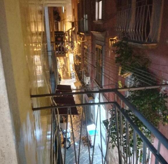 تختخواب و صبحانه Stella Diana