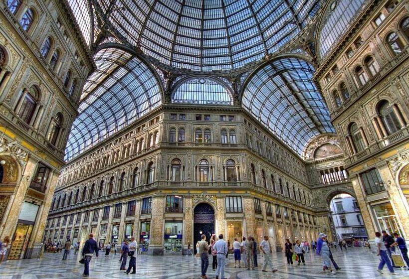 تختخواب و صبحانه Stella Diana