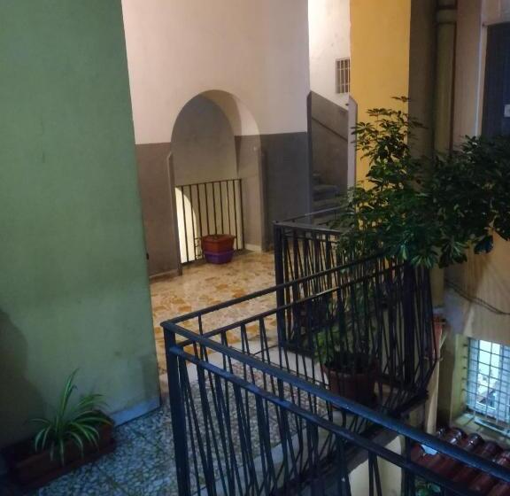 تختخواب و صبحانه Stella Diana