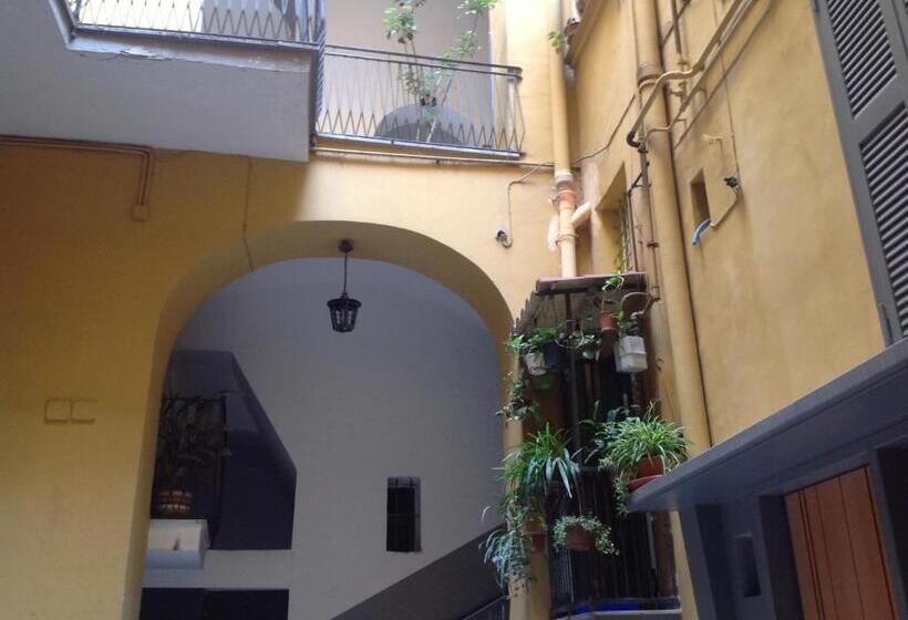 تختخواب و صبحانه Stella Diana