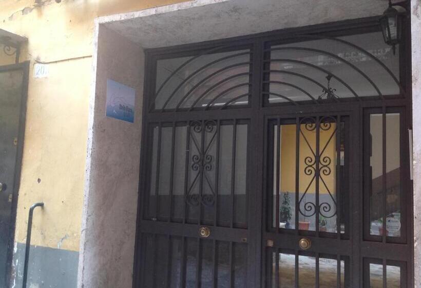 تختخواب و صبحانه Stella Diana