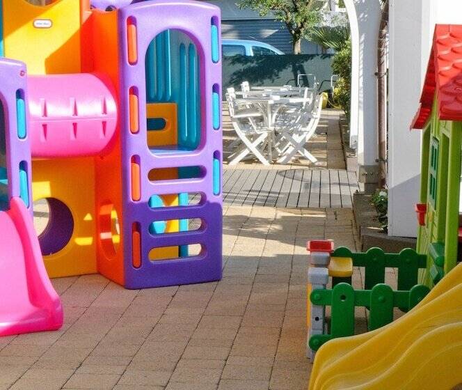 בית מלון כפרי Pinetina Mare Baby Family