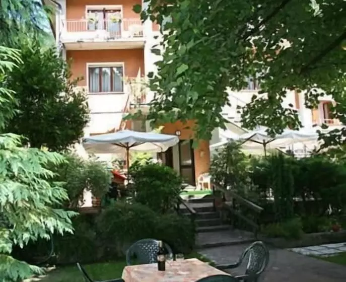 ホテル Albergo Miramonti