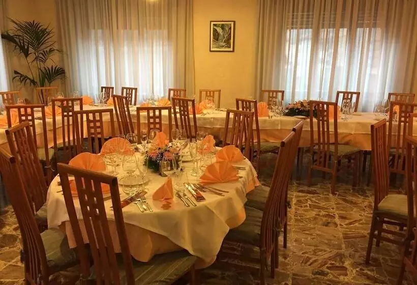 ホテル Albergo Miramonti